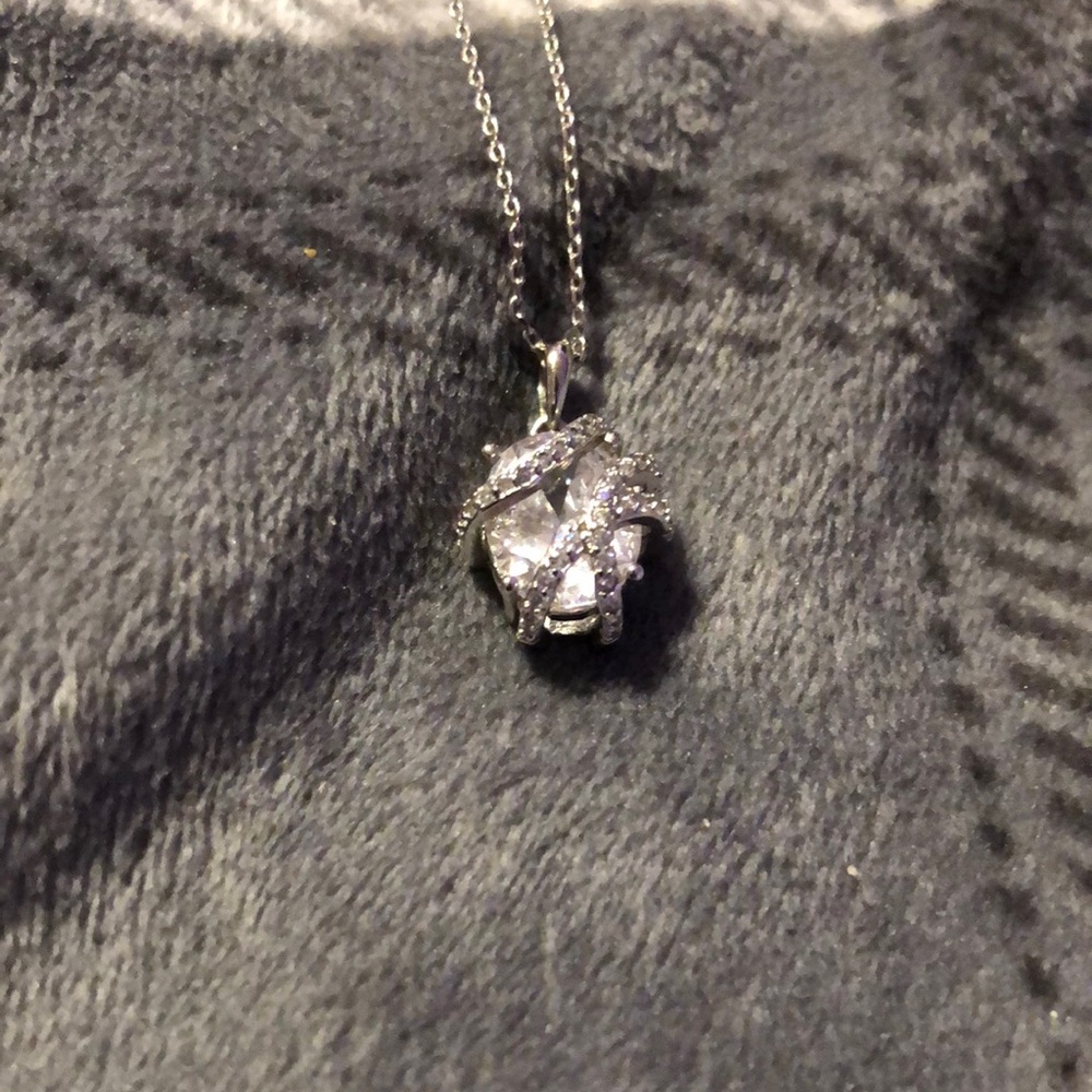 Medium length necklace with diamonds and rhinestone